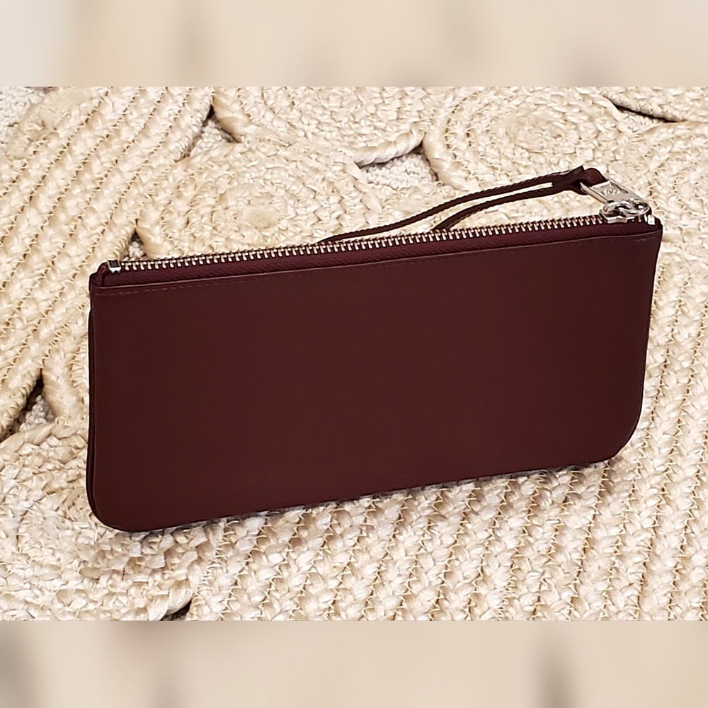 Marc Jacobs Burgandy Minimalist Leather Slim Zip Wristlet, 8.5", Like New